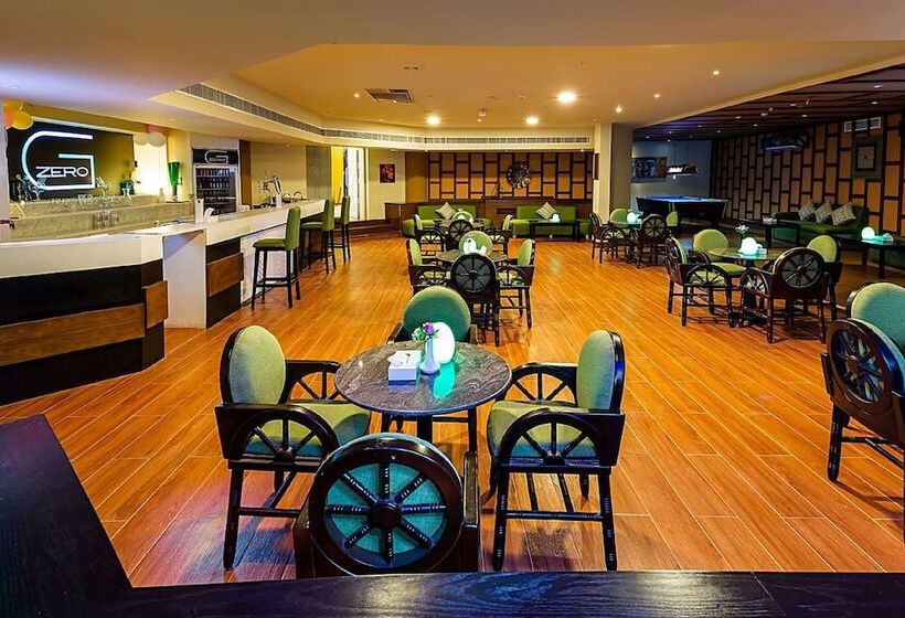 هتل Phoenicia Tower