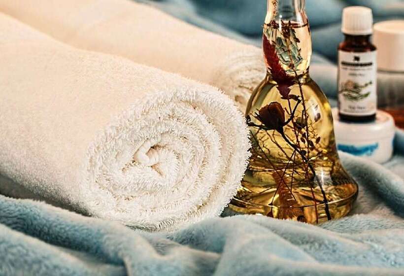 هتل Phoenicia Tower