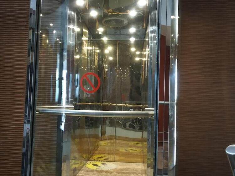 ホテル Royal Orchid Central Kireeti Hampi Hospet