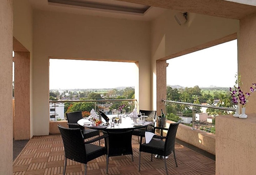 ホテル Royal Orchid Central Kireeti Hampi Hospet