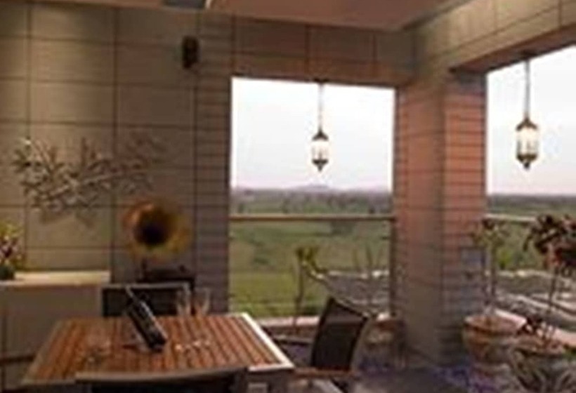 ホテル Royal Orchid Central Kireeti Hampi Hospet