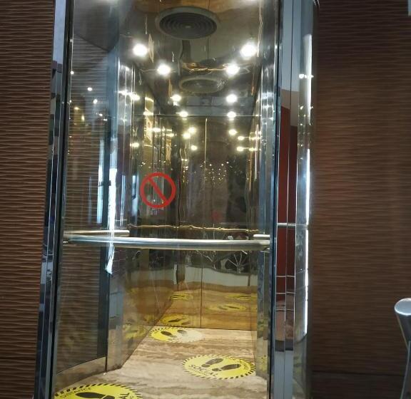 ホテル Royal Orchid Central Kireeti Hampi Hospet