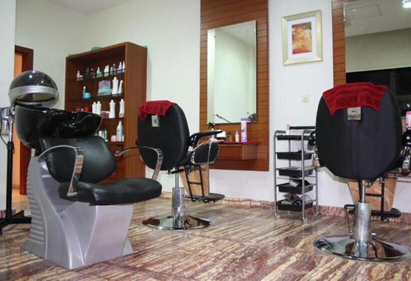 ホテル Royal Orchid Central Kireeti Hampi Hospet