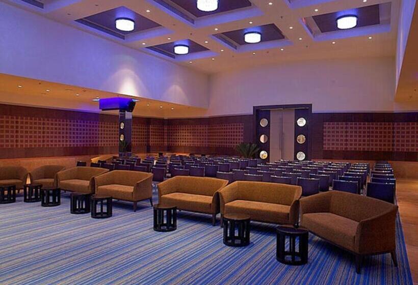 ホテル Royal Orchid Central Kireeti Hampi Hospet