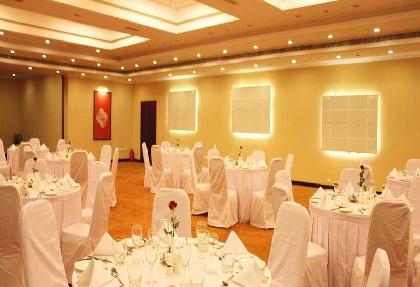 هتل Royal Sarovar Portico Siliguri