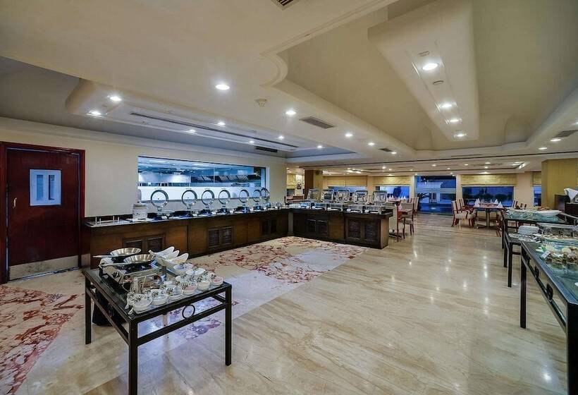 هتل Royal Sarovar Portico Siliguri