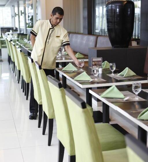 هتل Santika Bogor