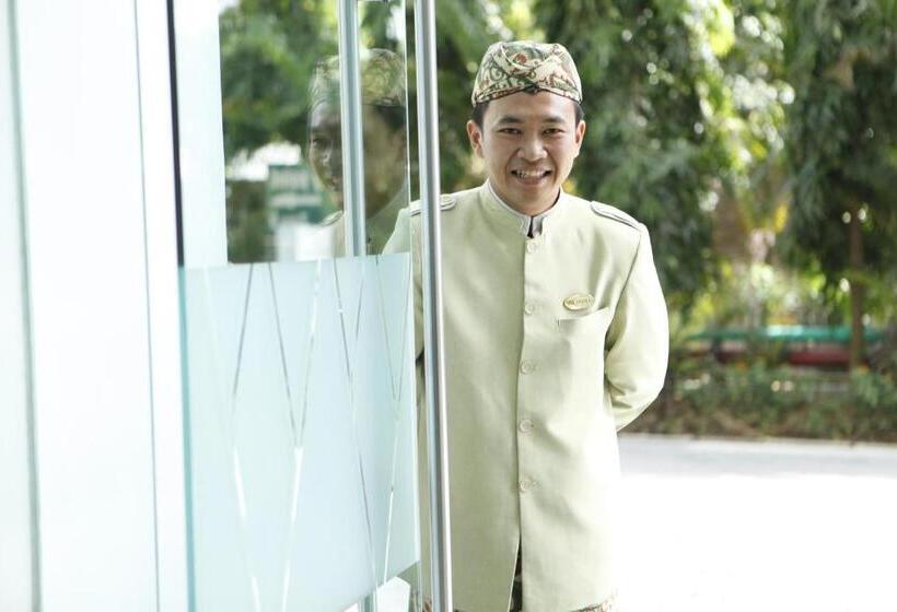 Отель Santika Bogor