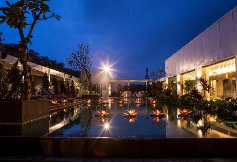 Отель Santika Bogor