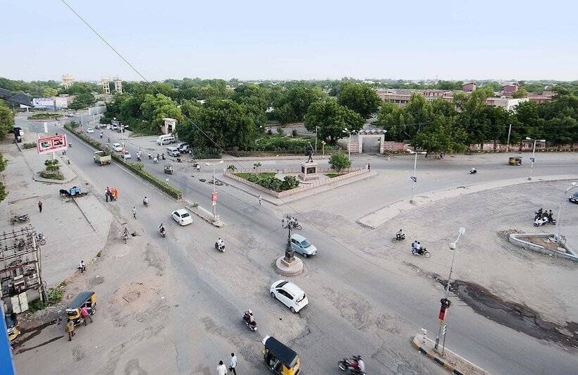 호텔 Shri Ram Excellency