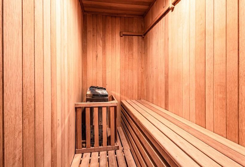 Отель Suites Inn La Muralla Metepec