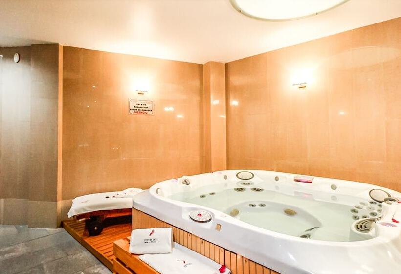 Отель Suites Inn La Muralla Metepec