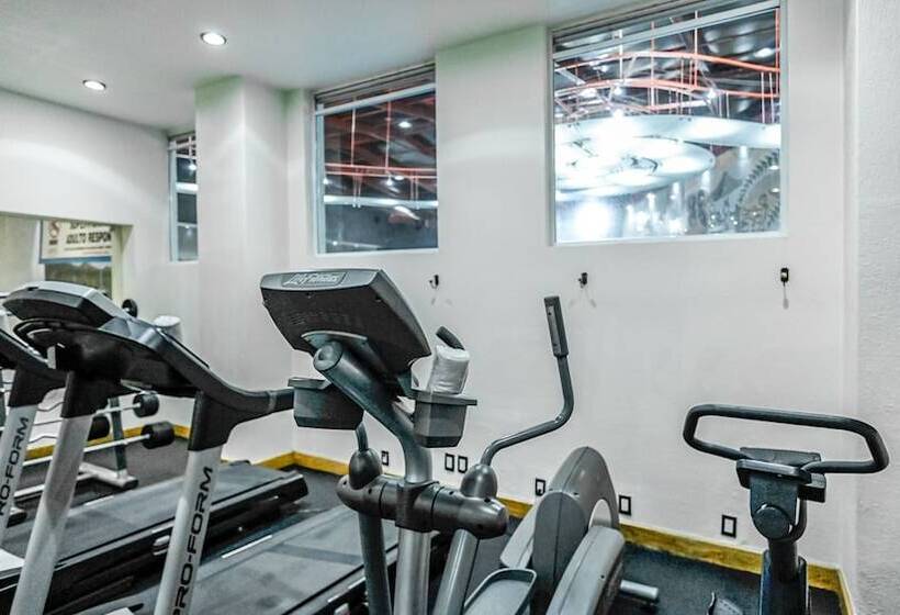 Отель Suites Inn La Muralla Metepec