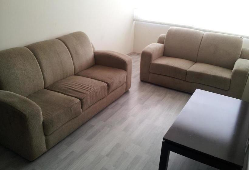 ホテル Suites Oklahoma by BlueBay