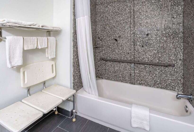 فندق Super 8 By Wyndham Villa Rica