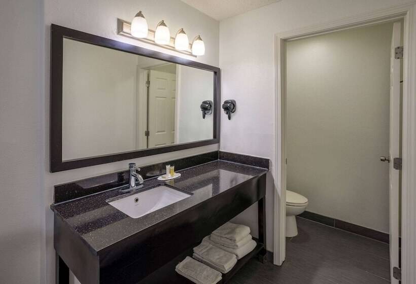 فندق Super 8 By Wyndham Villa Rica