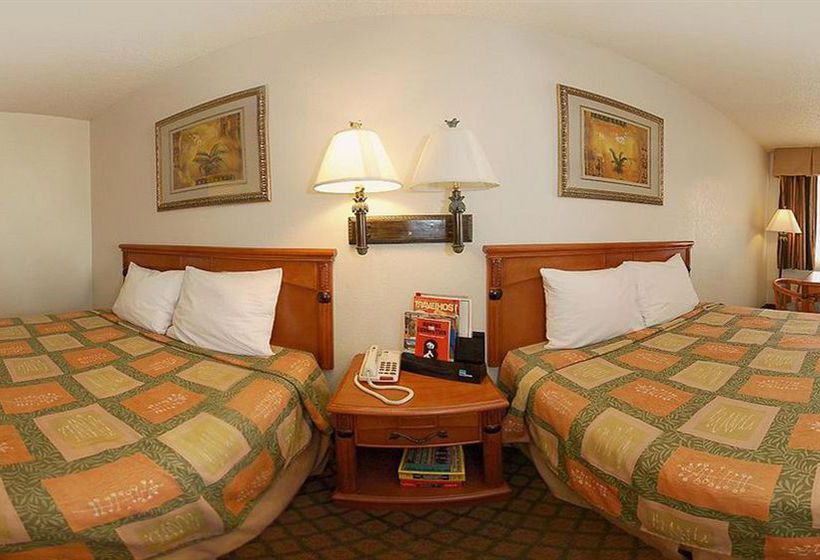 Hotel Super 8 Williamsburg Amana Colonies Area