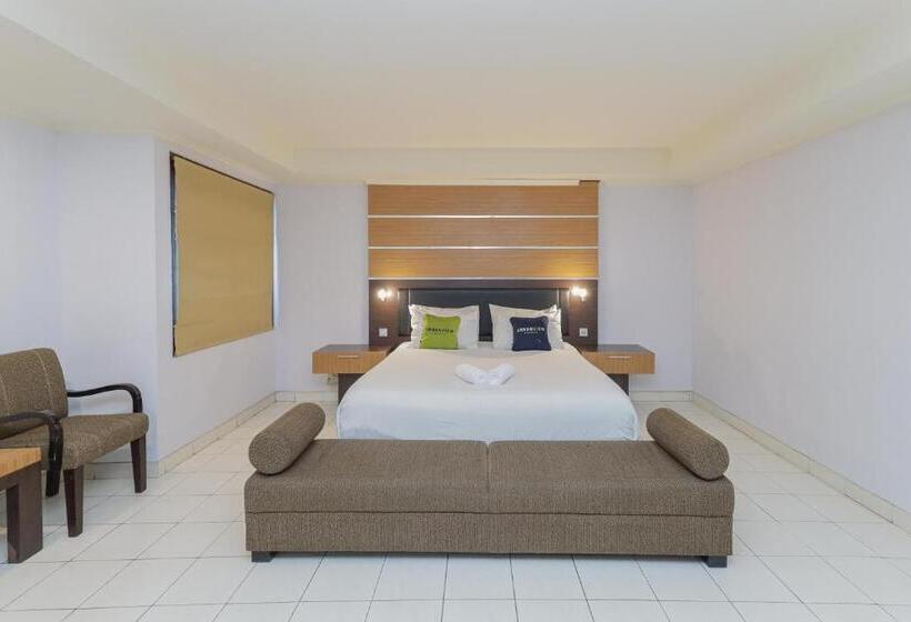 Urbanview Hotel Taman Suci Denpasar Bali