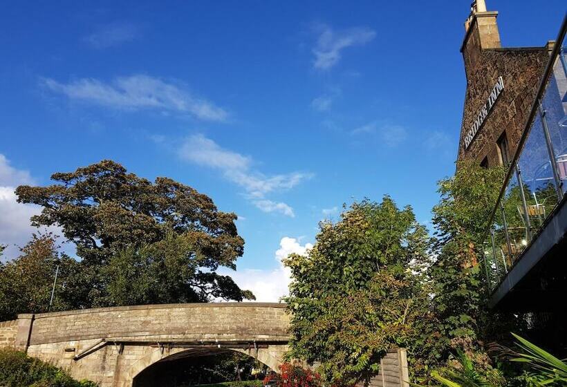 בית מלון כפרי The Bridge Inn