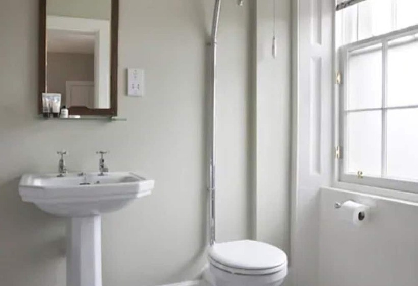 בית מלון כפרי The Bridge Inn