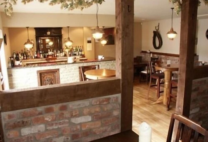 בית מלון כפרי The Commercial