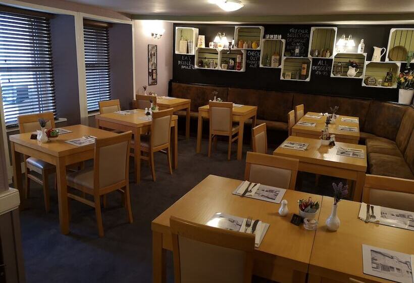 בית מלון כפרי The Commercial