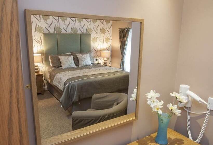 בית מלון כפרי The Commercial