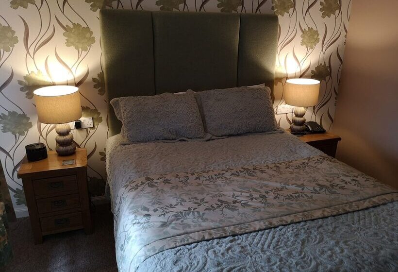 בית מלון כפרי The Commercial