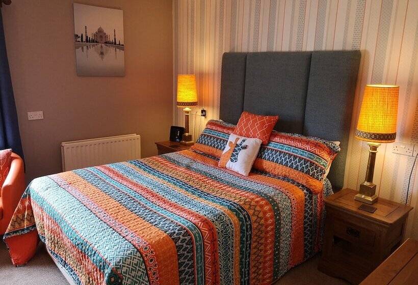 בית מלון כפרי The Commercial