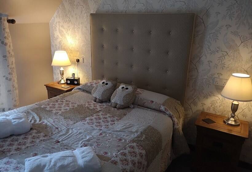 בית מלון כפרי The Commercial