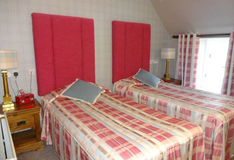 בית מלון כפרי The Commercial