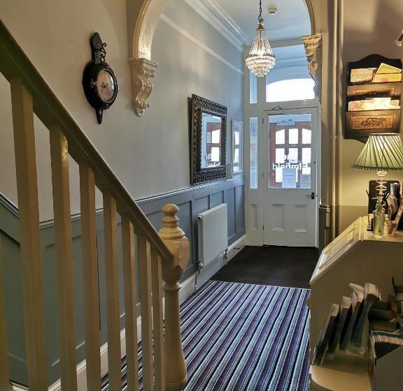 فندق The Elmfield