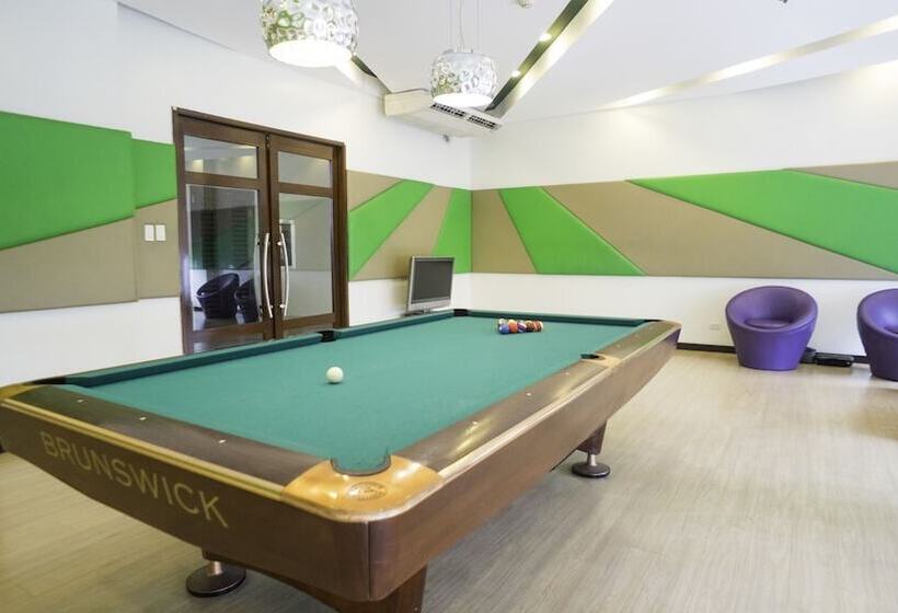 هتل The Exchange Regency Residence