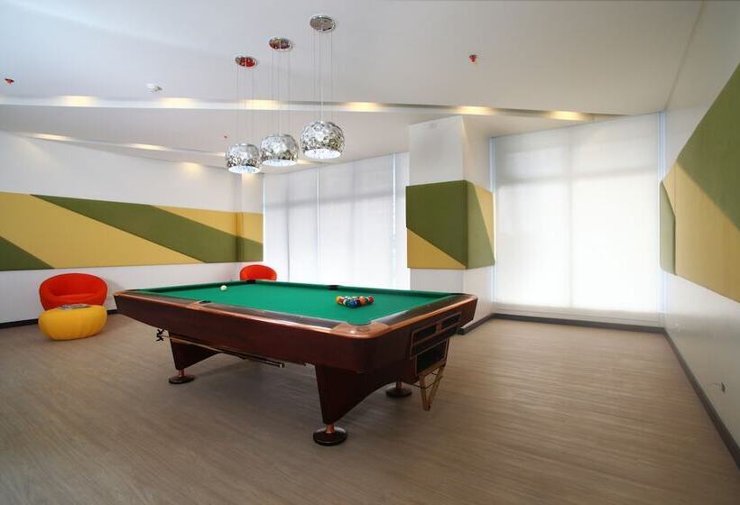 هتل The Exchange Regency Residence