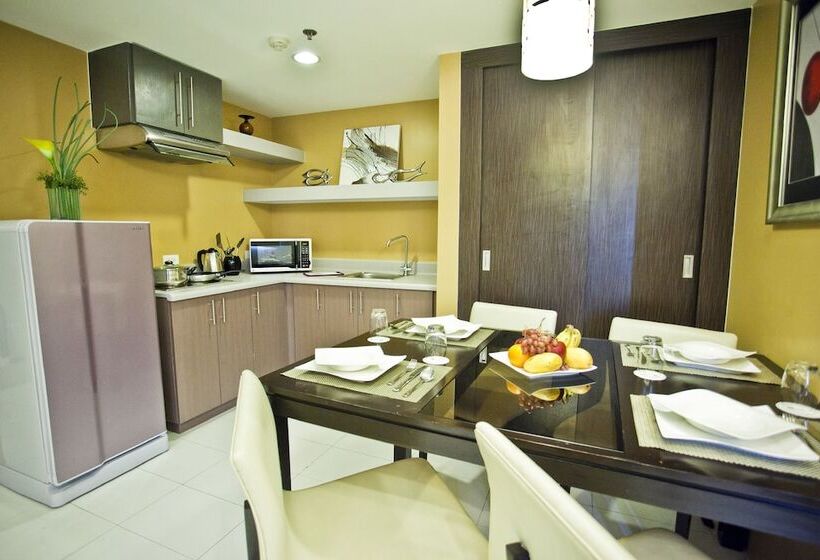 هتل The Exchange Regency Residence