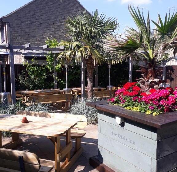 فندق The Five Dials Inn