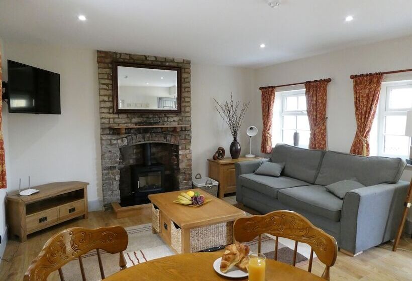 Отель The Frocester