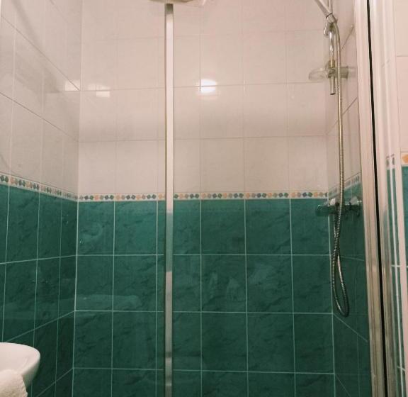 Отель The Gordon