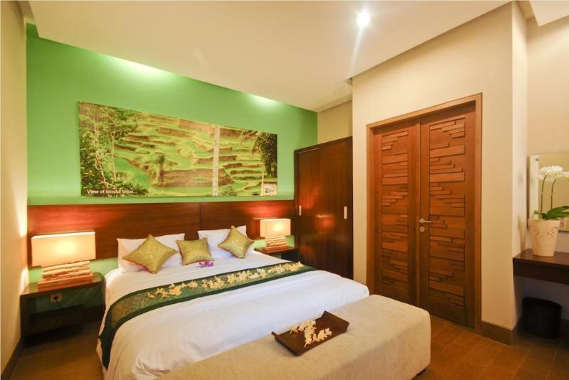 هتل The Green Zhurga Suite