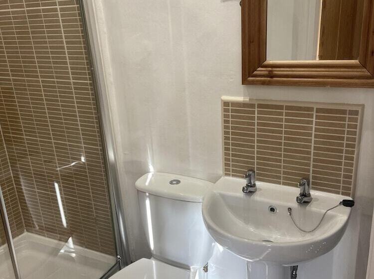 בית מלון כפרי The Greyhound