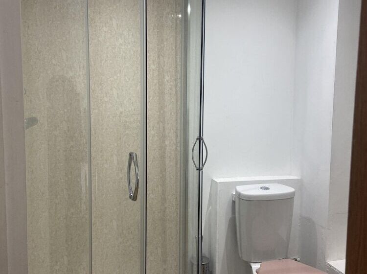 בית מלון כפרי The Greyhound