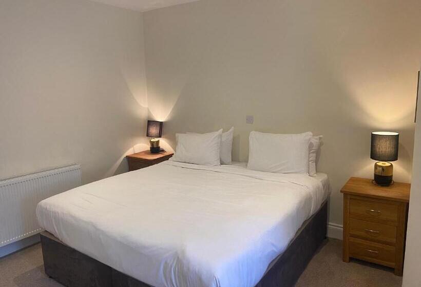 酒店 The Greyhound