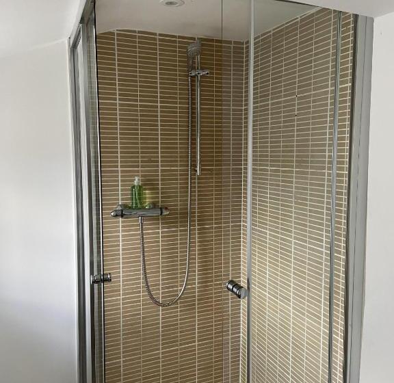 Отель The Greyhound