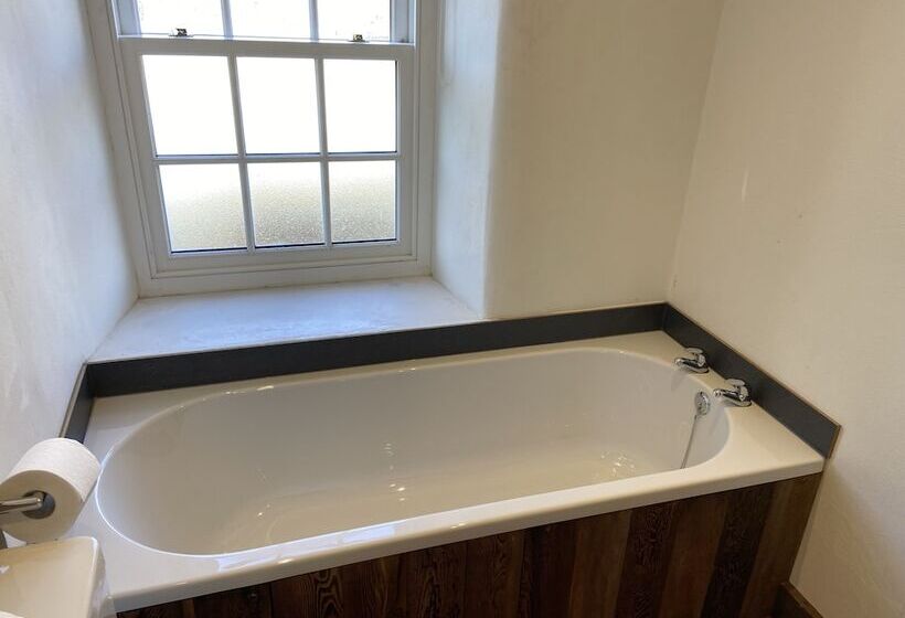 בית מלון כפרי The Greyhound