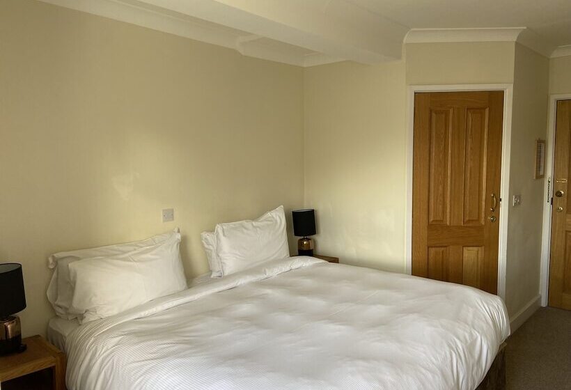 בית מלון כפרי The Greyhound