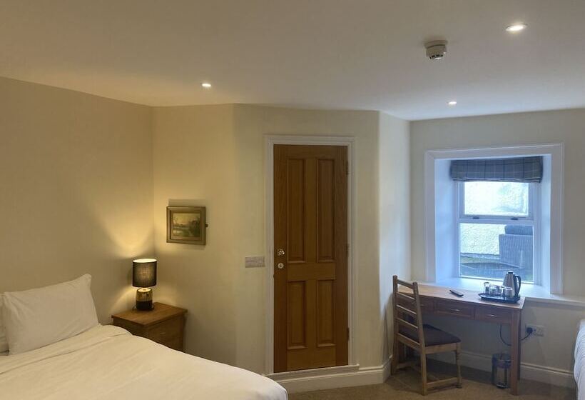 בית מלון כפרי The Greyhound