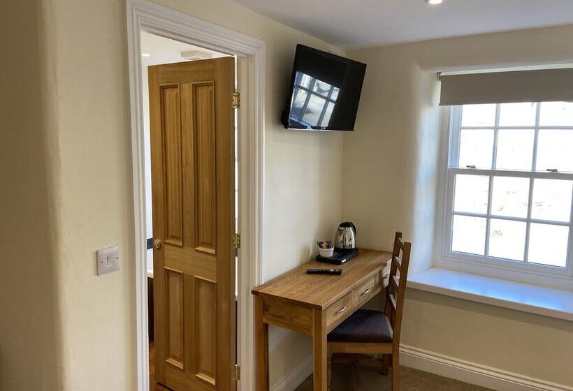 בית מלון כפרי The Greyhound