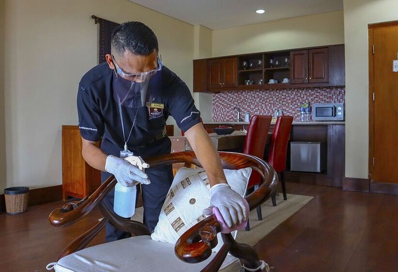 Отель The Jayakarta Suites Komodo Flores