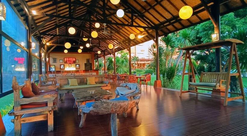 هتل The Jayakarta Suites Komodo Flores