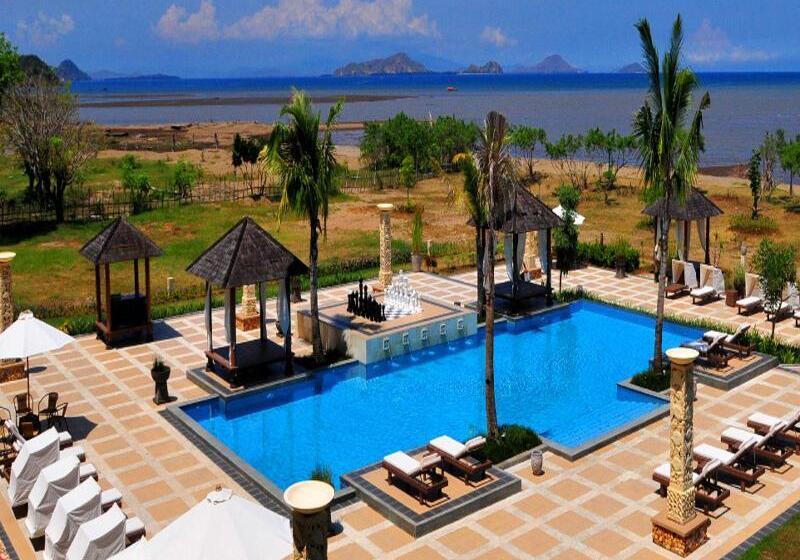 هتل The Jayakarta Suites Komodo Flores